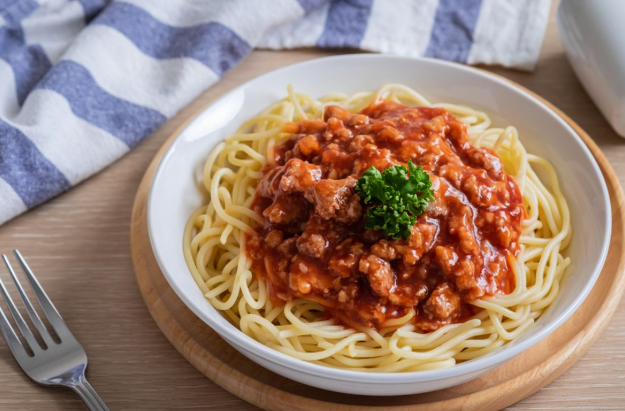 review-spaghetti-bolognese-dengan-saus-daging-klasik