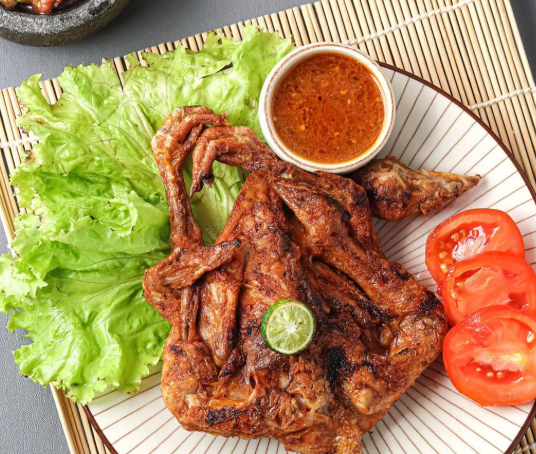review-masakan-ayam-bakar-taliwang-yang-pedas-gurih