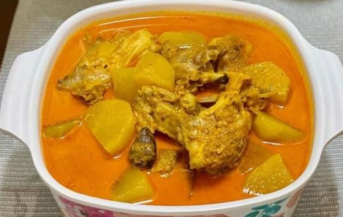 review-makanan-gulai-ayam-kampung-khas-padang