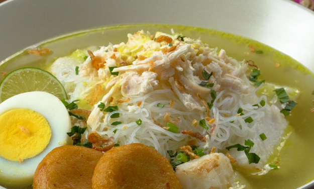 Review Soto Banjar dengan Kuah Rempah yang Khas