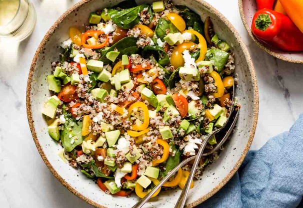 Review Salad Quinoa Alpukat Segar & Ringan