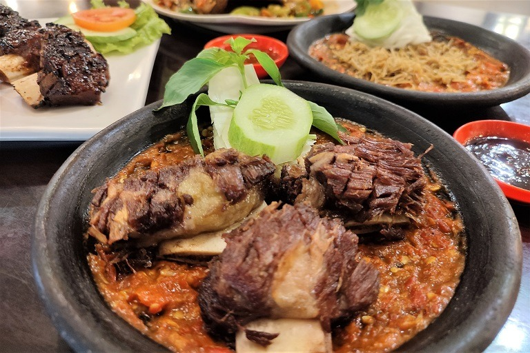 Warung Leko Review Iga Sapi Penyet Sambal Korek Mantap