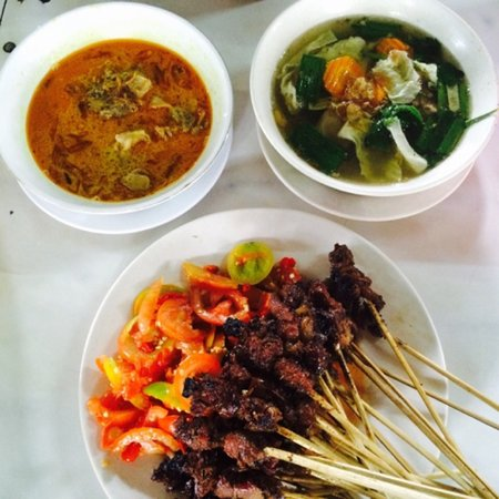 Review Sate Maranggi Purwakarta Dengan Sambal Tomat Segar